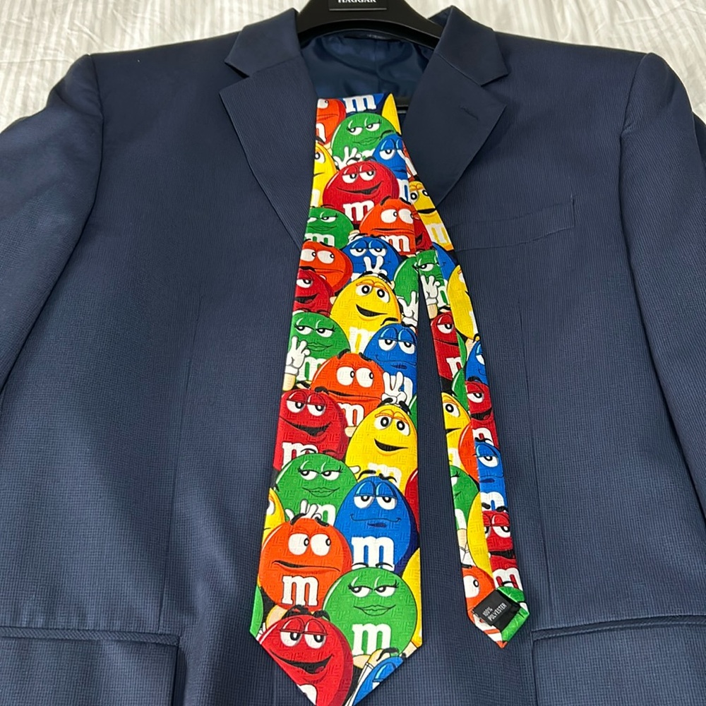 M & M Brand men’s tie